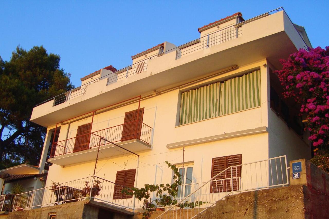 Apartments By The Sea Ubli, Lastovo - 8354 Uble Exterior foto