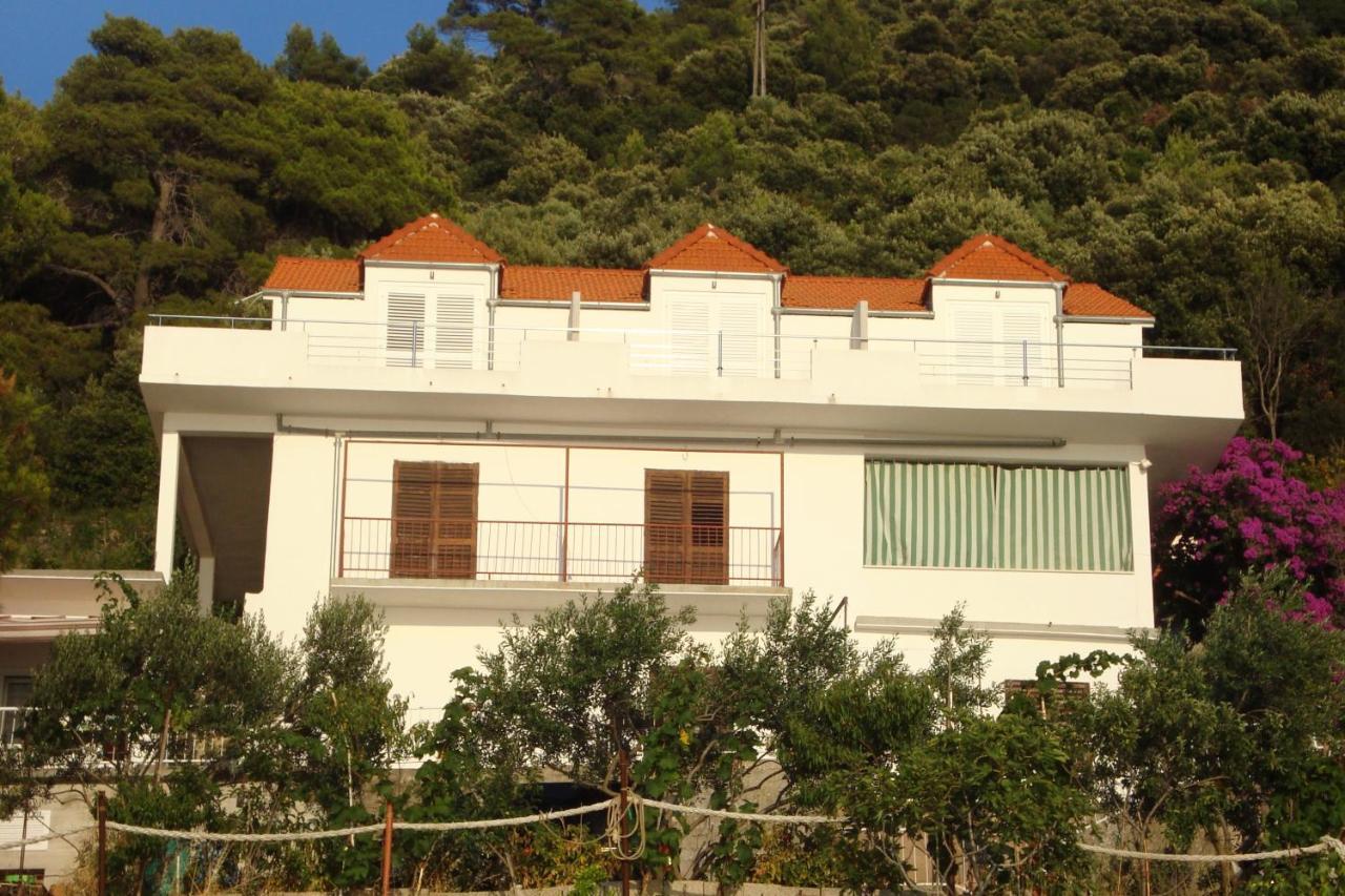 Apartments By The Sea Ubli, Lastovo - 8354 Uble Exterior foto