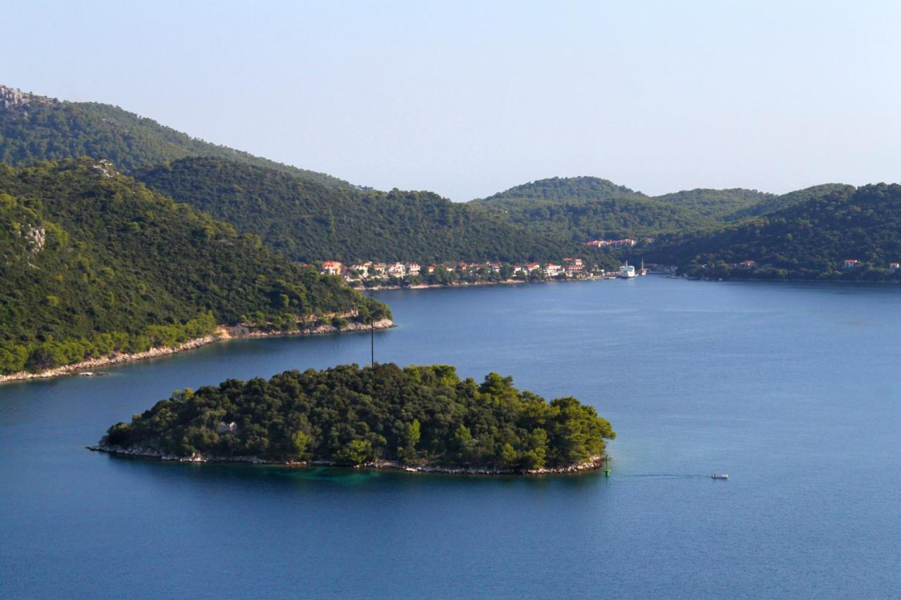 Apartments By The Sea Ubli, Lastovo - 8354 Uble Exterior foto
