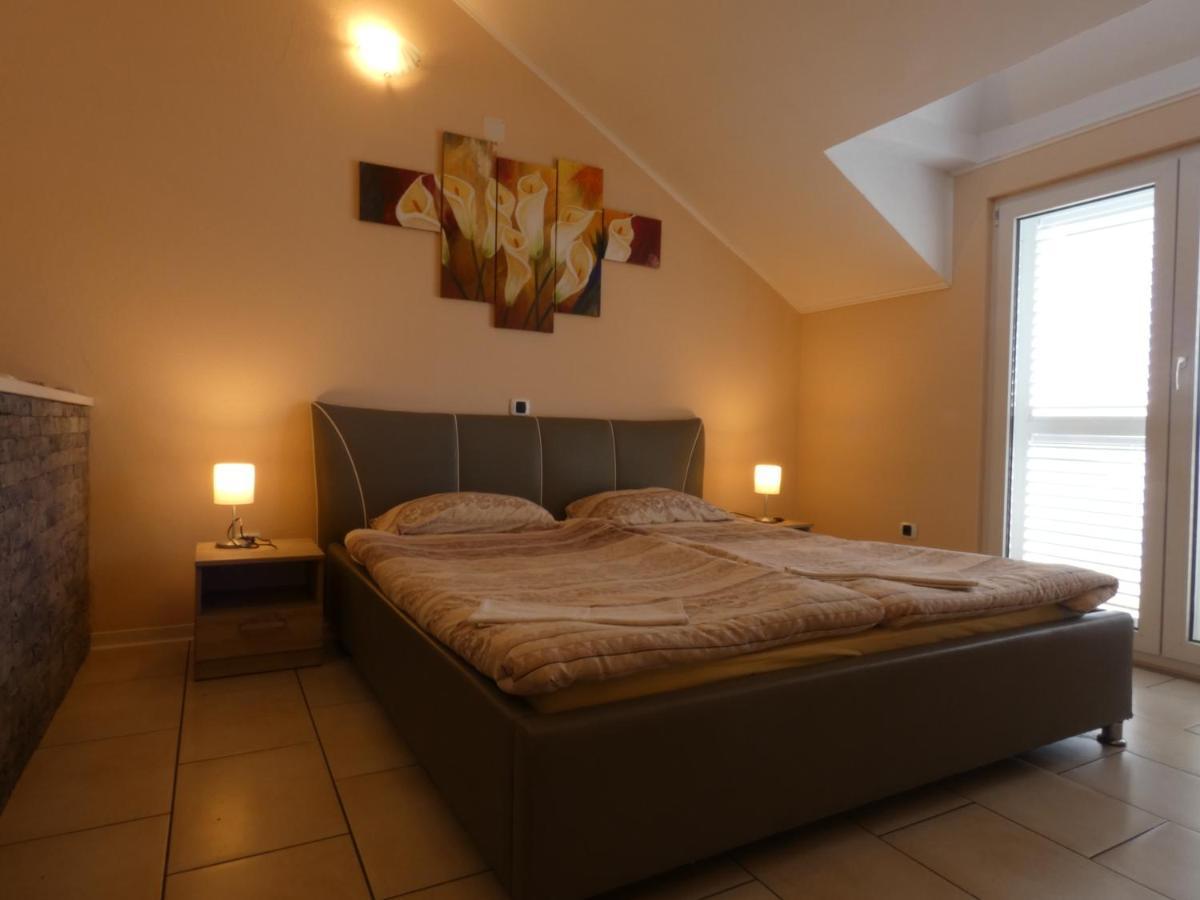 Apartments By The Sea Ubli, Lastovo - 8354 Uble Exterior foto