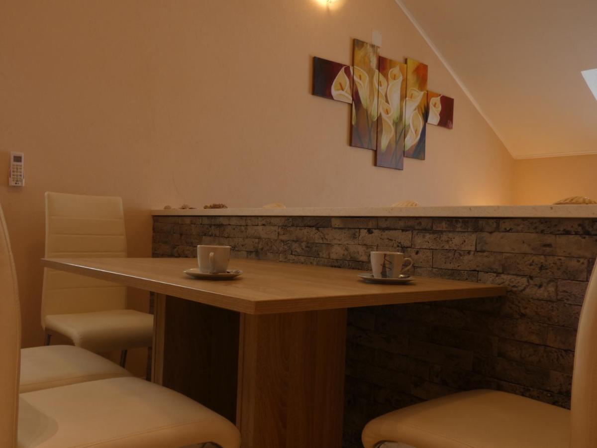 Apartments By The Sea Ubli, Lastovo - 8354 Uble Exterior foto