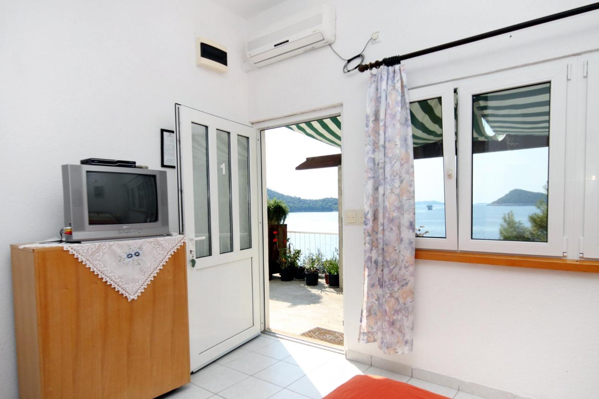 Apartments By The Sea Ubli, Lastovo - 8354 Uble Habitación foto